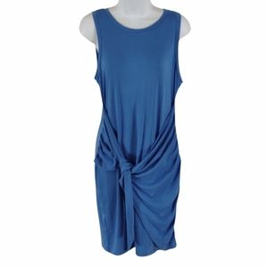 Lillusory blue sleeveless dress